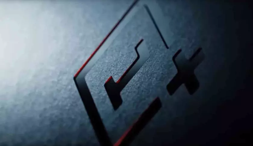 OnePlus 9 на первом рендере: тройная камера и «дырявый» плоский дисплей