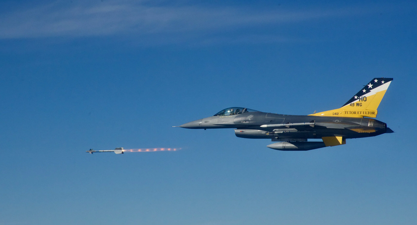 Raytheon получил $263,7 млн на производство и поставку 619 ракет AIM-9X Sidewinder Block II для ВВС, ВМС США и иностранных заказчиков
