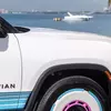 Мініатюра Rivian R1S Quad Miami Edition - яскравий дизайн