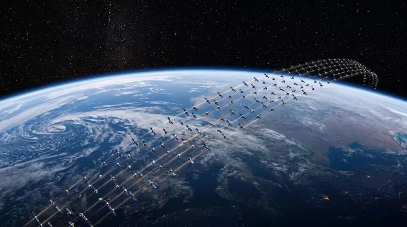 Спутники Starlink на орбите Земли
