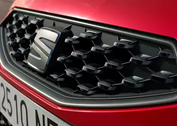 Seat не собирается на пенсию: гибриды вместо некрологов