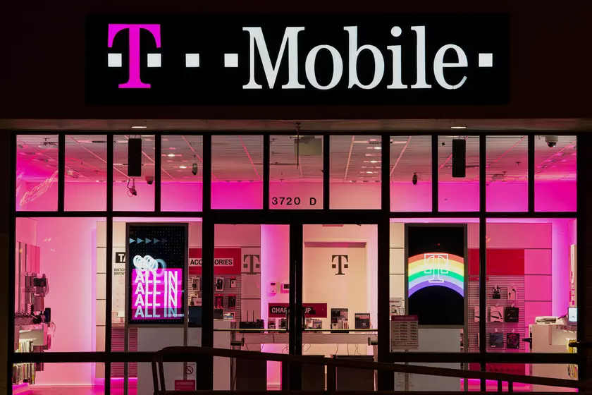 Хакер украл данные 37 000 000 пользователей оператора T-Mobile