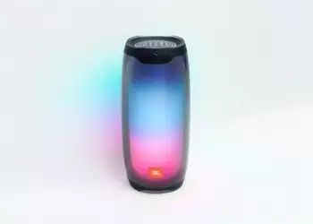 JBL Pulse 4 на Amazon: беспроводная колонка с защитой IPX7 и подсветкой со скидкой $80