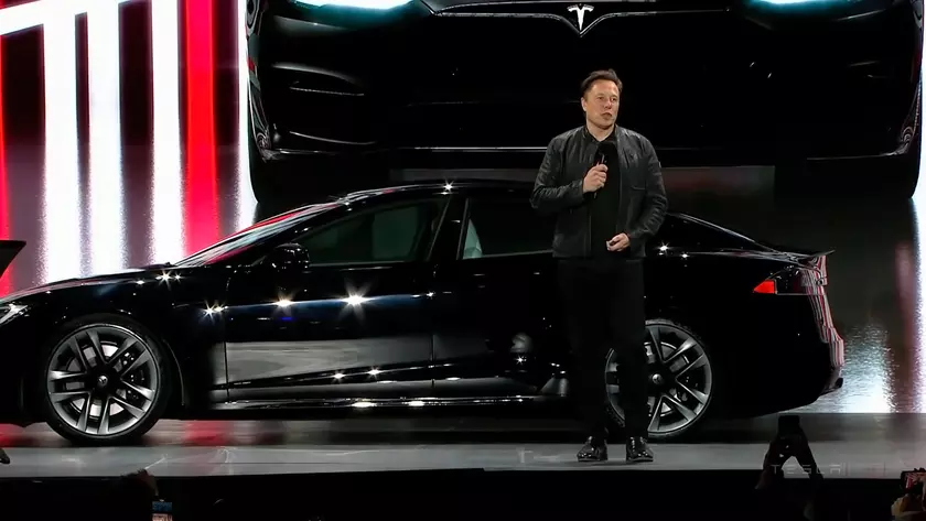 Илон Маск представил флагманский электрокар Tesla Model S Plaid — «самый быстрый серийный автомобиль из когда-либо созданных»