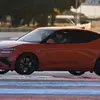 Превью зображення Genesis GV60 Magma 2026 на трасі