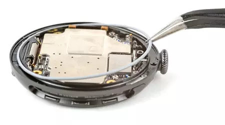 iFixit: Pixel Watch 4 — найзручніший для ремонту смартгодинник у світі