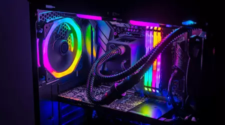 5 composants informatiques avec illumination RGB