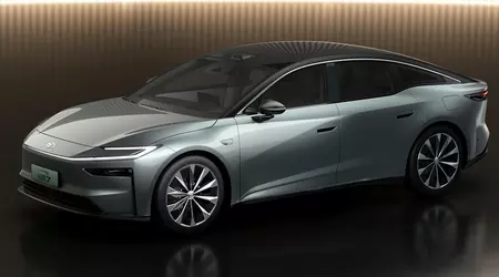 Електричний седан Toyota bZ7 спробує переманити покупців у Tesla