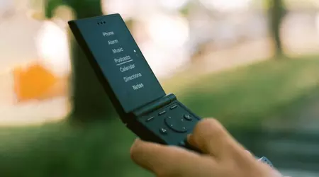 Light Flip is a $299 no-nonsense clamshell for people who want off the scroll