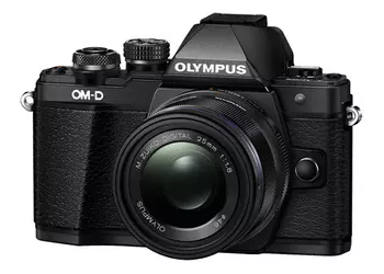 Olympus OM-D E-M10 II: маленькая камера с длинным именем