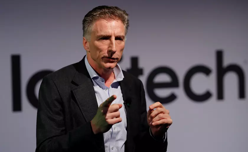 Брекен Даррелл, генеральный директор Logitech, меняет место работы
