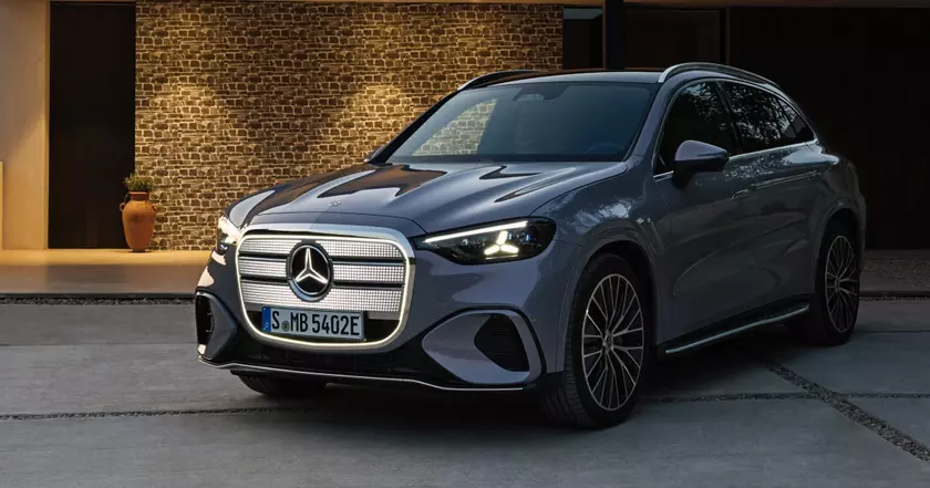 Exploring the Mercedes-Benz GLC's Advanced EQ Tech Integration