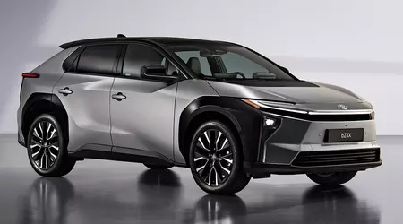 Toyota оновила електричний кросовер bZ4X: швидше заряджається, їде далі, тягне більше