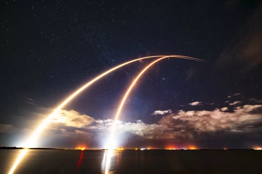 Falcon 9 покоряет небо: двойной запуск с Флориды