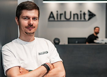 Андрей Штепа, производитель FPV-дронов: "Все те видео, которые мы видим в Интернете, где прямое попадание дроном - это больше про везение"