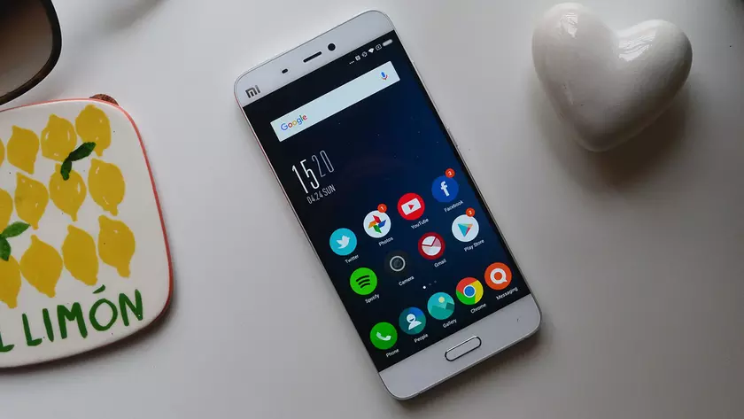 Флагман Xiaomi 2016 года получил Android 12