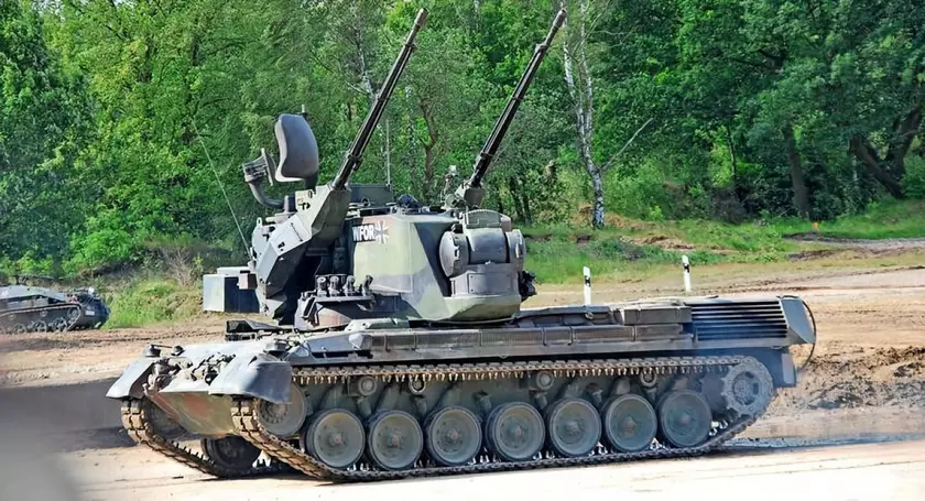 Германия передала ВСУ 24 зенитных установок Gepard, они могут уничтожать самолёты, вертолёты и БПЛА на высоте до 3 км