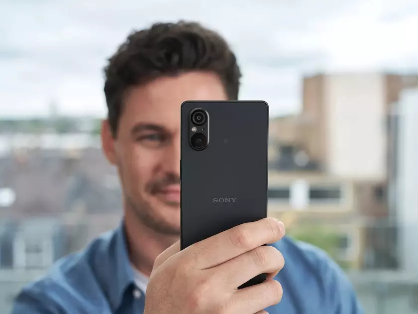 Компактный флагман Sony Xperia 5 V с чипом Snapdragon 8 Gen 2 и камерой на 52 МП начали продавать в Германии, Франции, Испании и других странах Европы