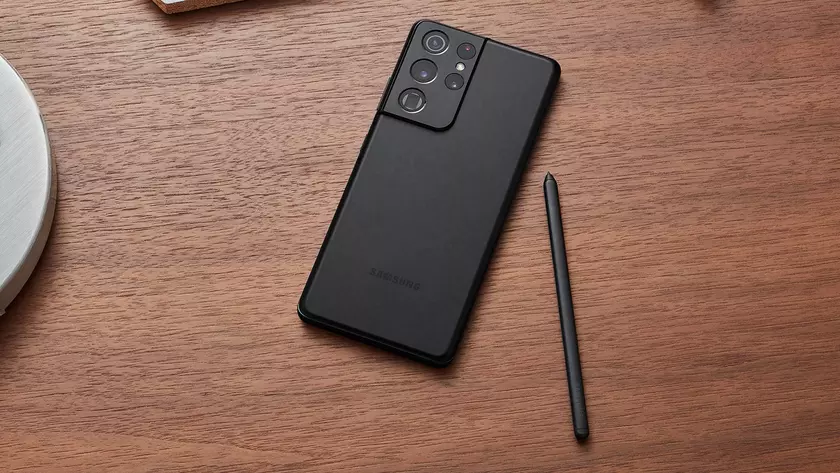 Samsung начала в тайне тестировать прошивку One UI 4.1.1 на Android 12L для Galaxy S21 Utra