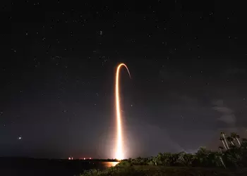 SpaceX вывела на орбиту 10 000-й Starlink: пока вы спите, Илон Маск захватывает космос