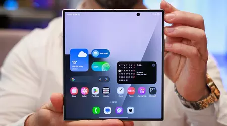 ЗМІ: в Google Play з'являться позначки для застосунків, оптимізованих під складні смартфони