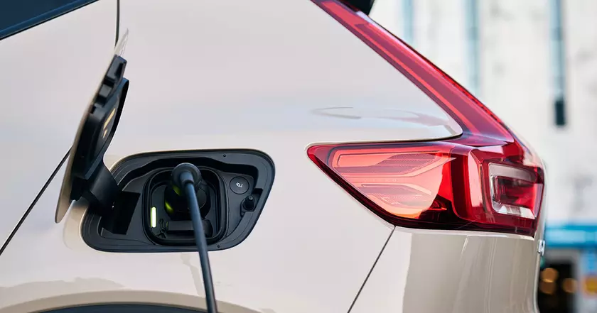 Взгляд в будущее: как выглядит процесс зарядки Volvo EX40
