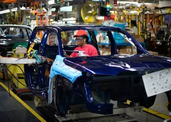 Nissan отменила планы по производству электромобилей в США
