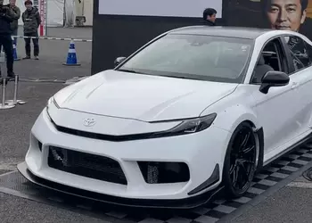 Camry на 700 «лошадей»: Toyota скрестила два двигателя в одном седане