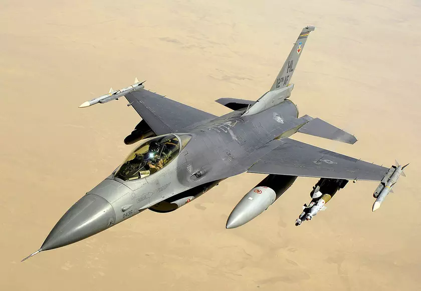 Новые горизонты авиации: американский F-16 под микроскопом экспертов