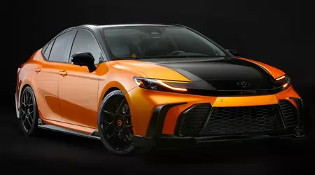 Toyota представила Camry з агресивним дизайном