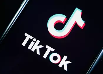 TikTok против дипфейков: платформа тестирует новую функцию добровольной проверки неправомерного использования внешности контентмейкеров