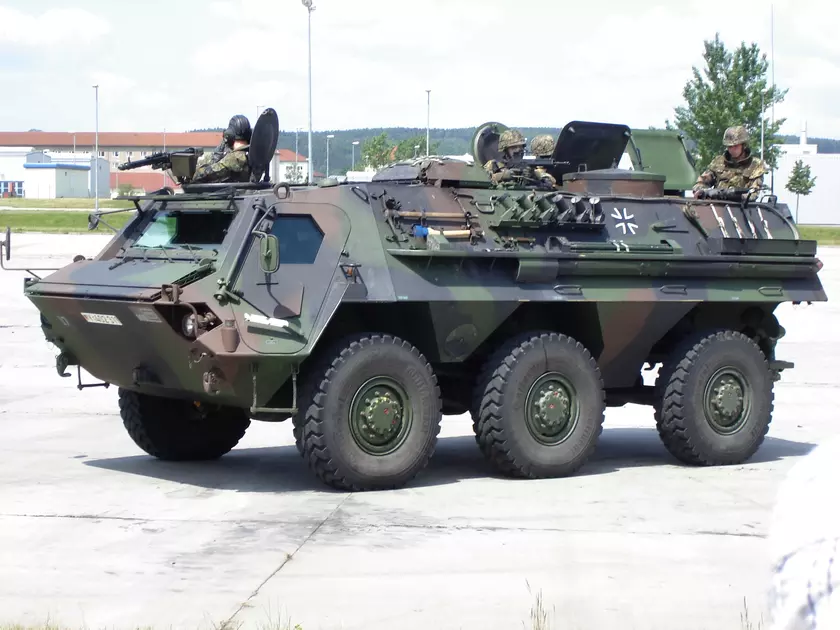 СМИ: Украина может получить от Германии 200 бронетранспортёров-амфибий TPz 1 Fuchs