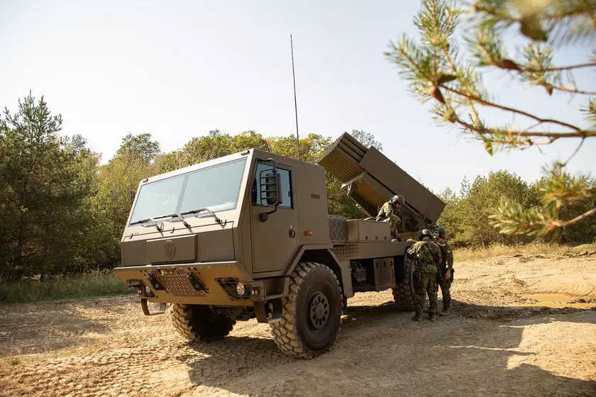ВСУ используют чешские РСЗО BM-21 MT: улучшенная версия «Град» с новой системой управления огнём и на базе шасси Tatra
