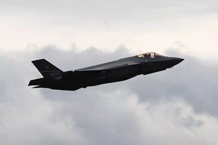 Новый этап в авиации: Технологические новинки истребителя F-35