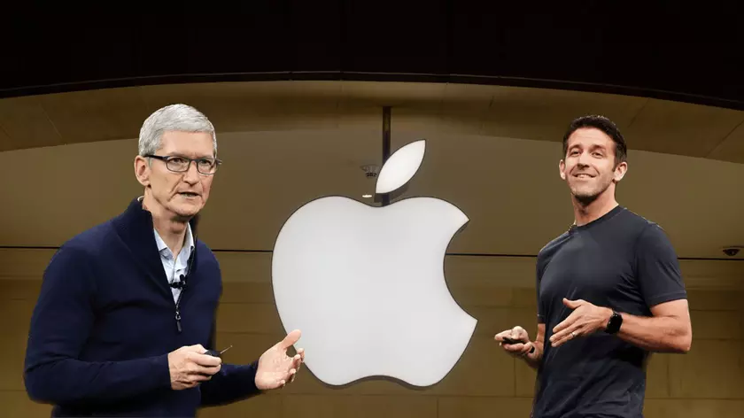 Загадочный коллаж: Лица будущего Apple — Тим Кук и Джон Тернус