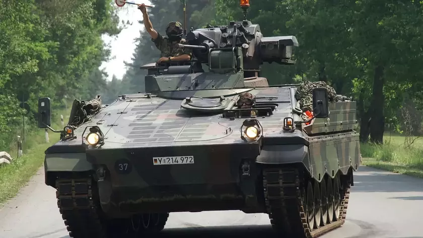 БМП Marder, снаряды для артиллерии, БПЛА RQ-35 Heidrun и тягач для танков HX81: Германия передала Украине новый пакет вооружения