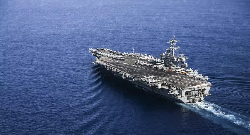 В США загорелся авианосец USS Abraham Lincoln (CVN-72) – пожар был ликвидирован за 10 минут