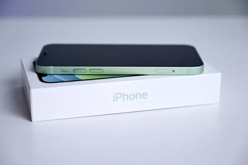 Apple пытается заставить инсайдера раскрыть свои источники