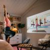 Проєктор ViewSonic M1 Max під час роботи