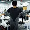 Миниатюра процесса одевания