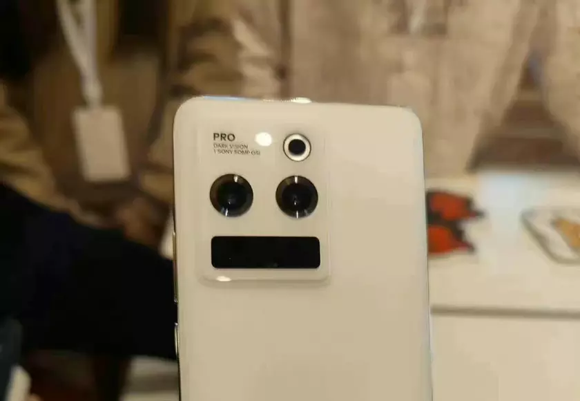 Инсайдер опубликовал фотографию флагмана Meizu 20 Pro