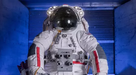 Місія «Артеміда» на мінімалках: чому NASA та Axiom Space спрощують місячні скафандри