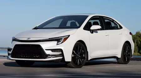 Toyota Corolla 2026 у США позбулася аналогової панелі приладів, а гібрид отримав повний привід