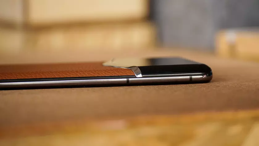 Vertu выпустит премиальный флагман iVertu 2 на Snapdragon 8 Gen1 с крышкой из кожи
