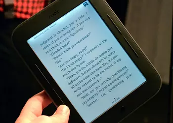 Не бойся темноты: ридер NOOK Simple Touch с подсветкой экрана