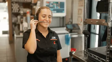 “Big Brother” Watches Burger King Employees: AI Assistant Monitors Staff's Politeness with Customers
