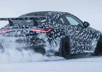 Mercedes-AMG испытывает новый автомобиль серии Mythos в Швеции