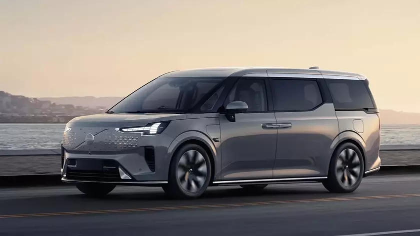 Volvo EM90: люксовый электрический минивэн с запасом хода до 738 км и ценой $112 000