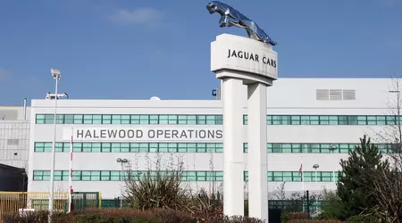 Jaguar Land Rover досі паралізована через кібератаку 31 серпня