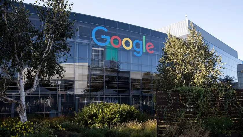 Google случайно перевел хакеру четверть миллиона долларов